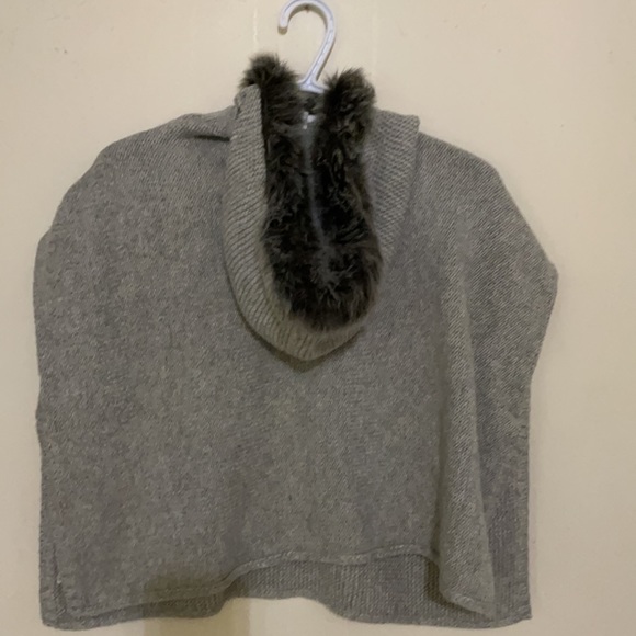 gap girls poncho - Picture 2 of 3